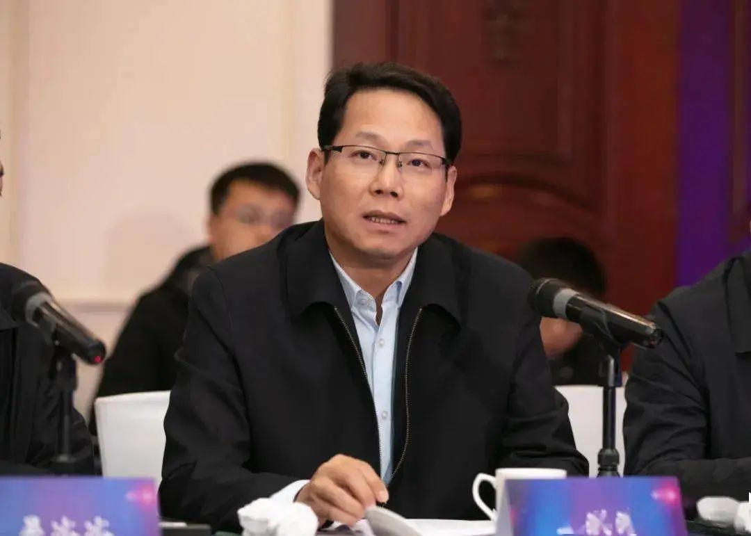 王洪涛的最新日常，爱与陪伴的温馨时光记录